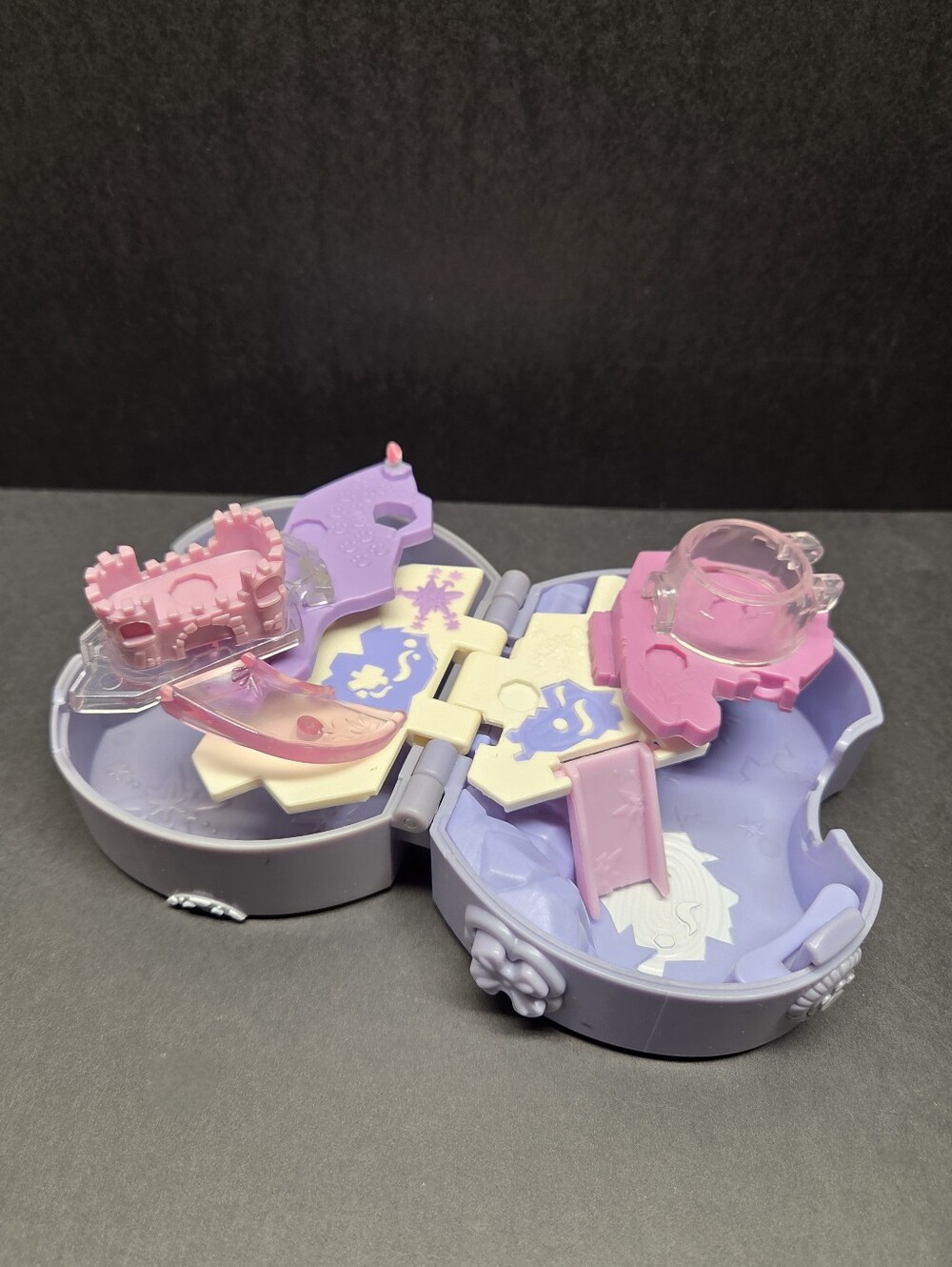Littlest Pet Shop Teeniest Tiniest Arctic Pop Up Playset INCOMPLETE W/ Flaws